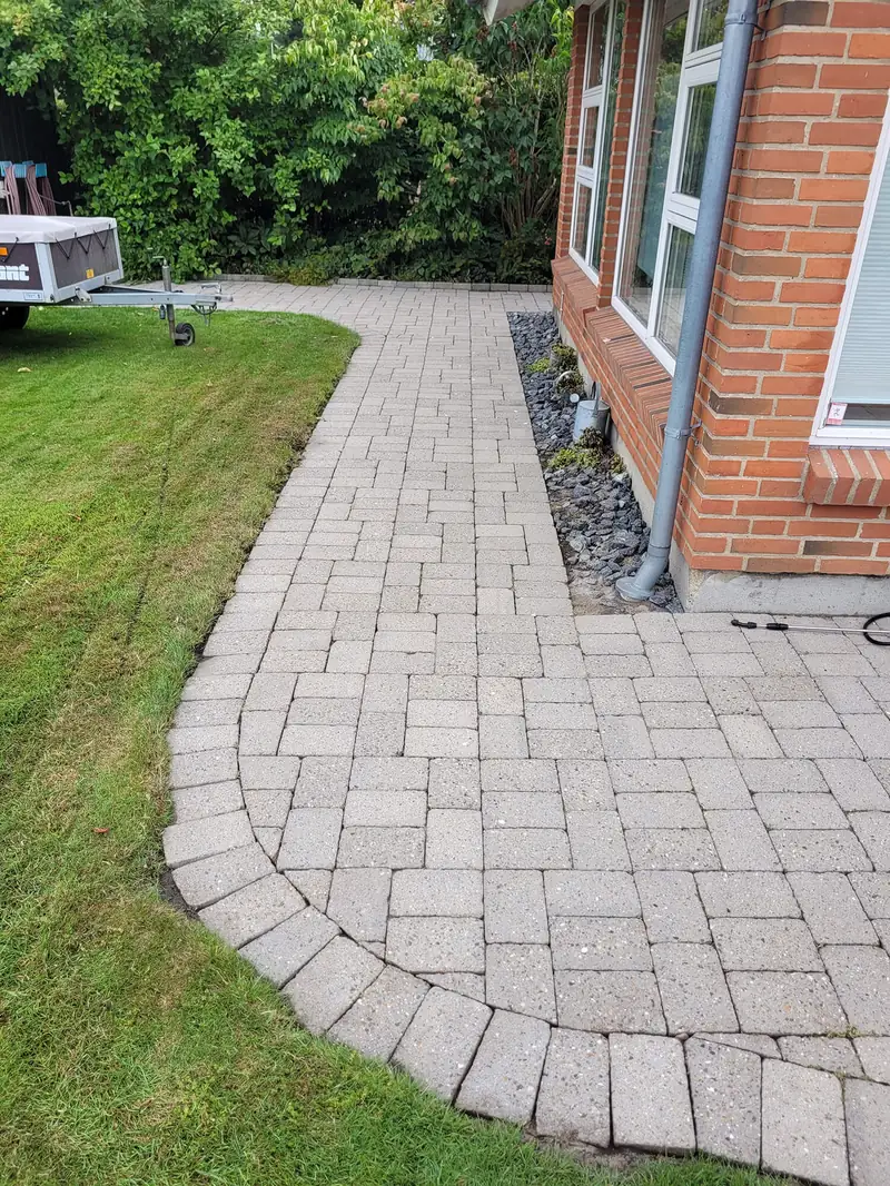 350 m2 fliserens for privat kunde i Vejen