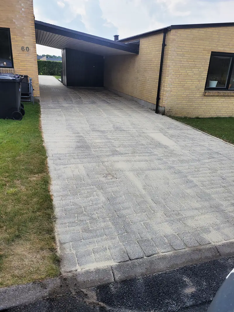 Rens af fliser for privat kunde i Herning